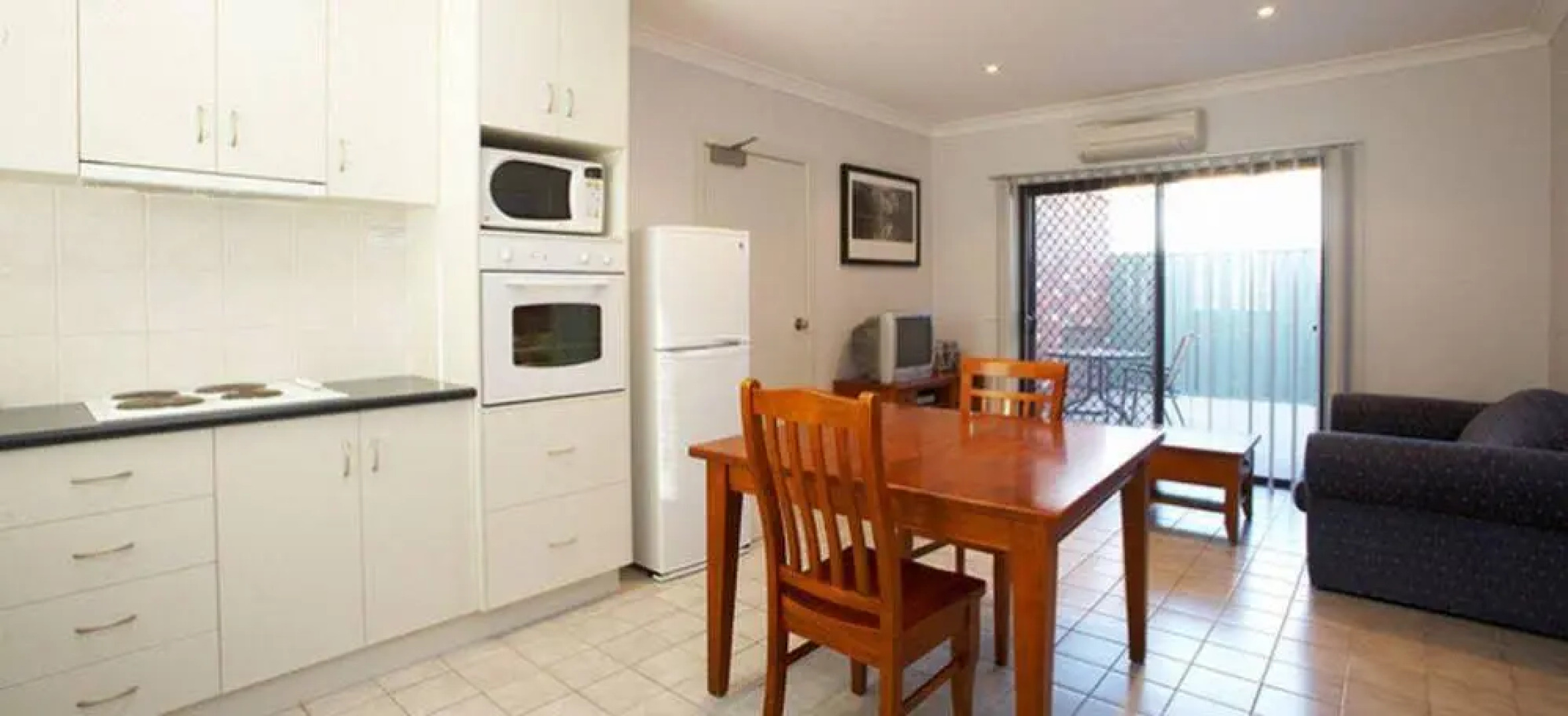 Belvoir Village Motel & Apartments