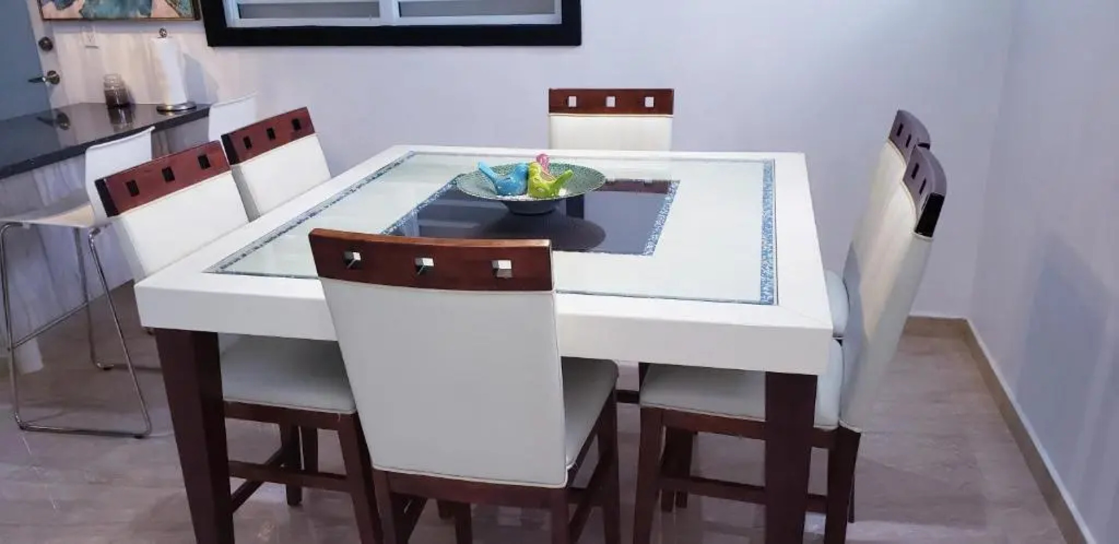 M/H house (#1) cozy and beautiful house near the airport and the beach