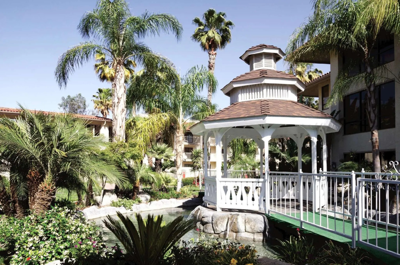 DoubleTree by Hilton Hotel Bakersfield