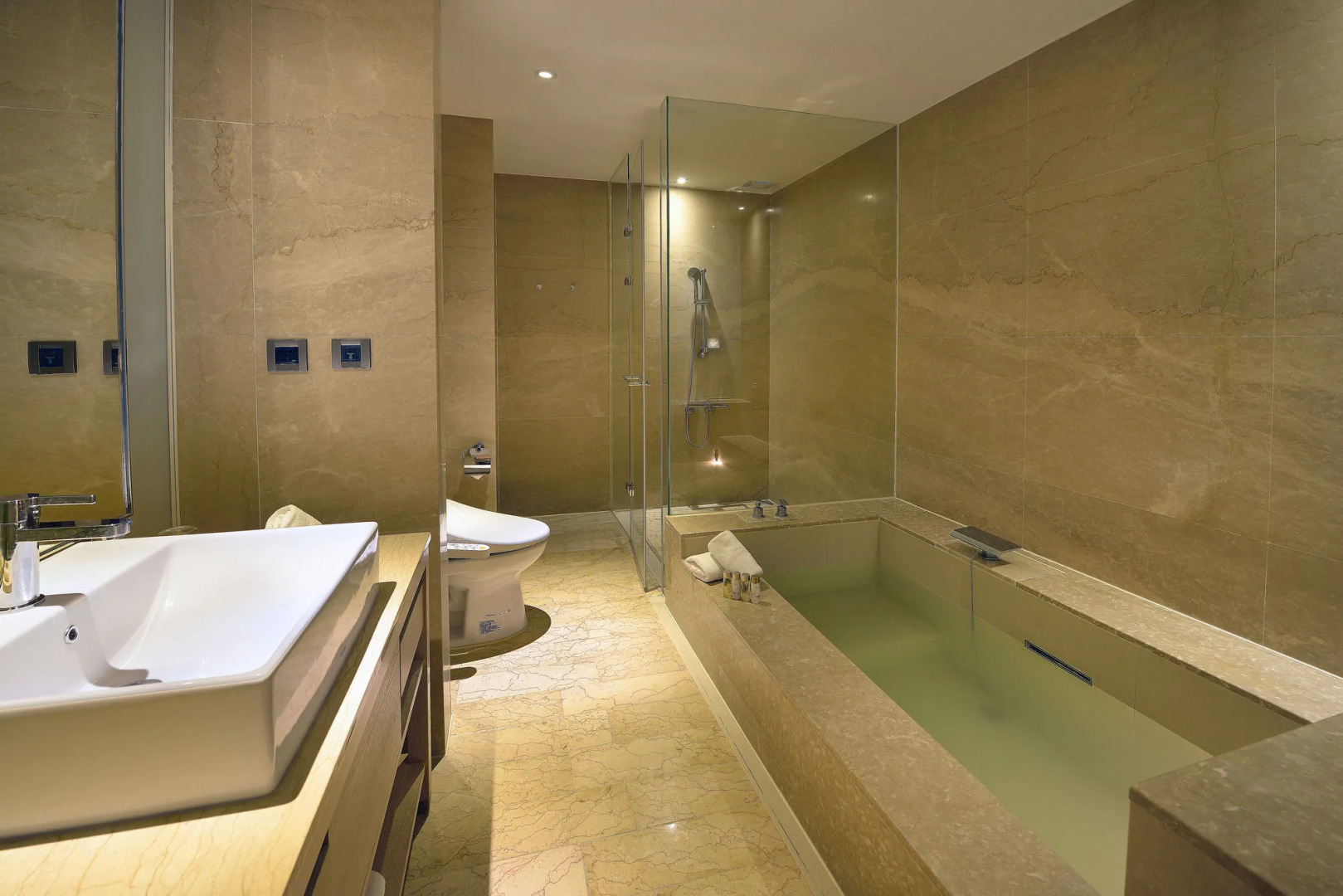 Chihpen Century Hotel