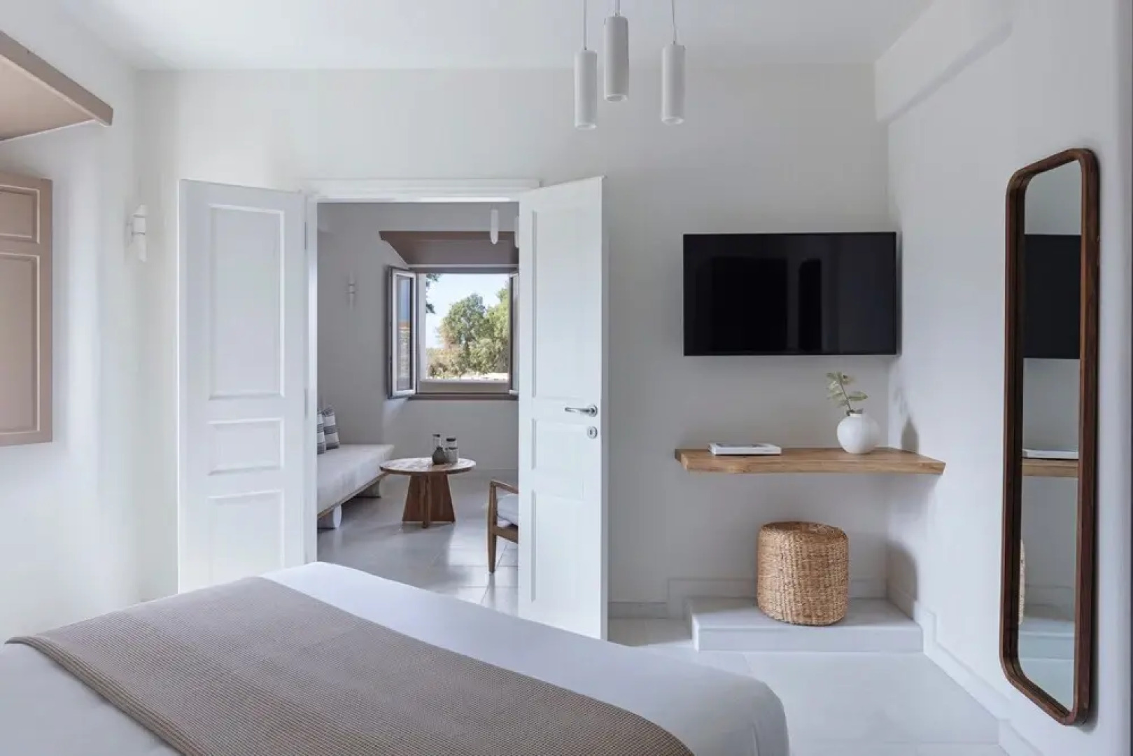 Ammothines Cycladic Suites