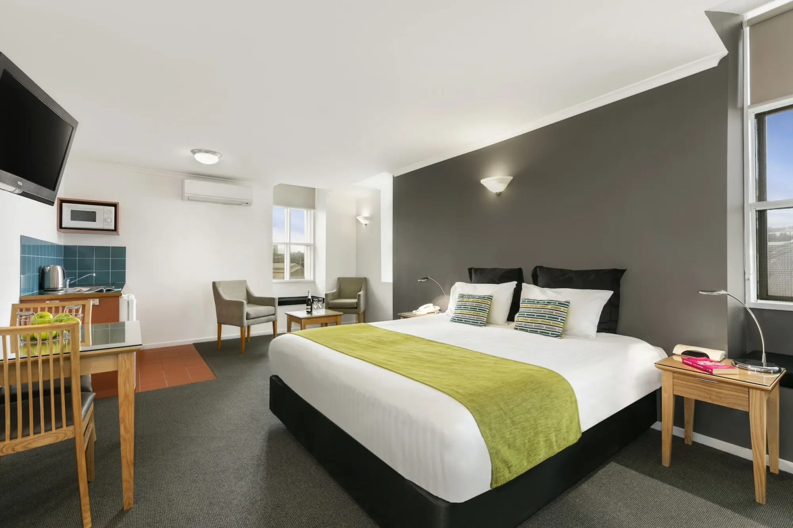 Quest Waterfront Apartment Hotel 