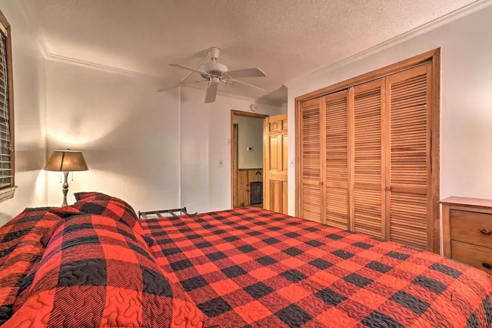 Serene Sky Valley Family Chalet w/ Fireplace