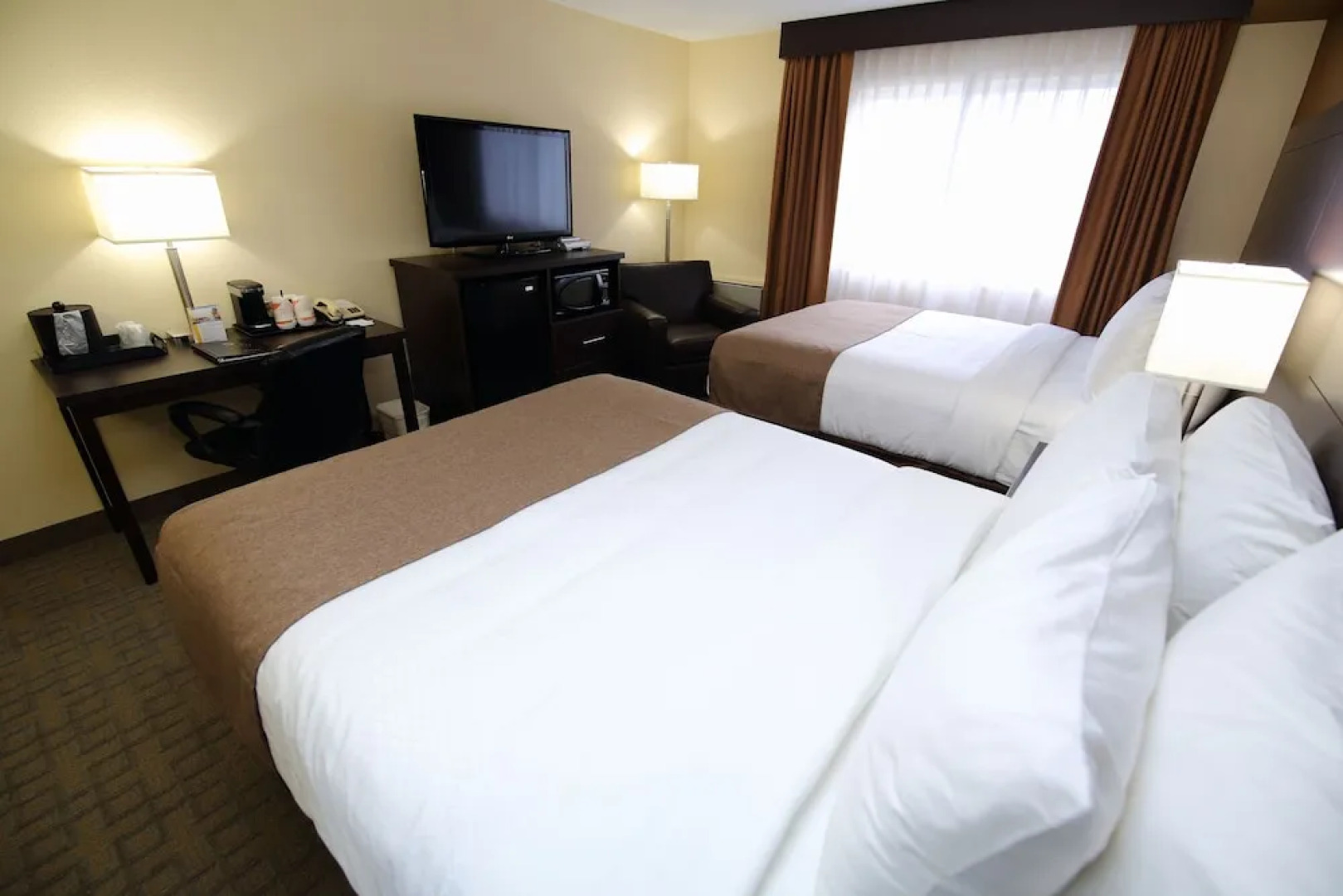 Lakeview Inns & Suites