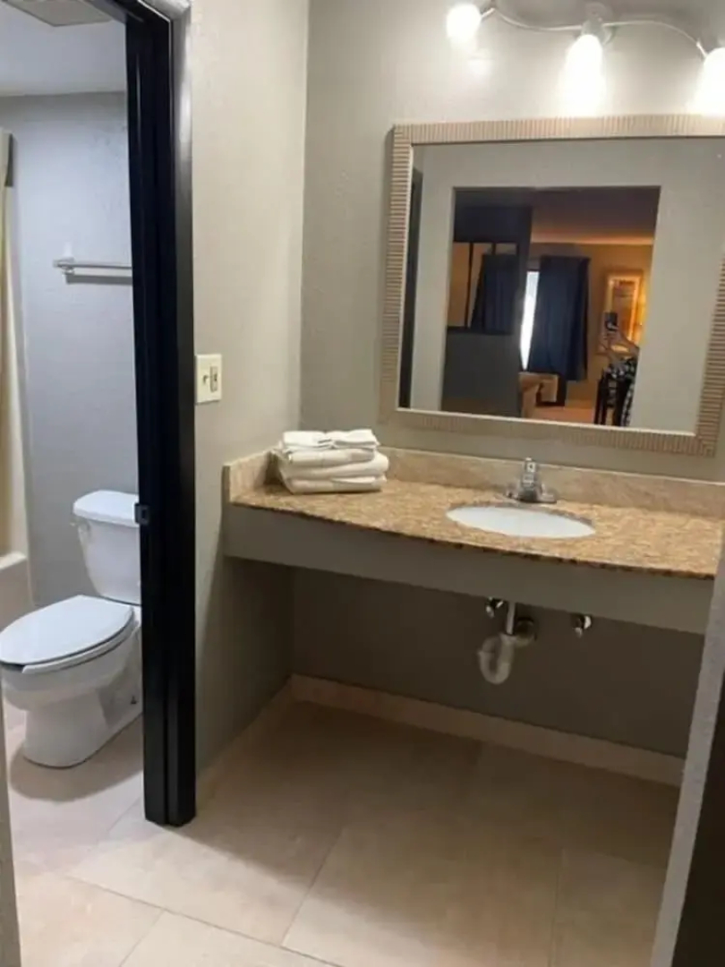 Travelodge Lake City