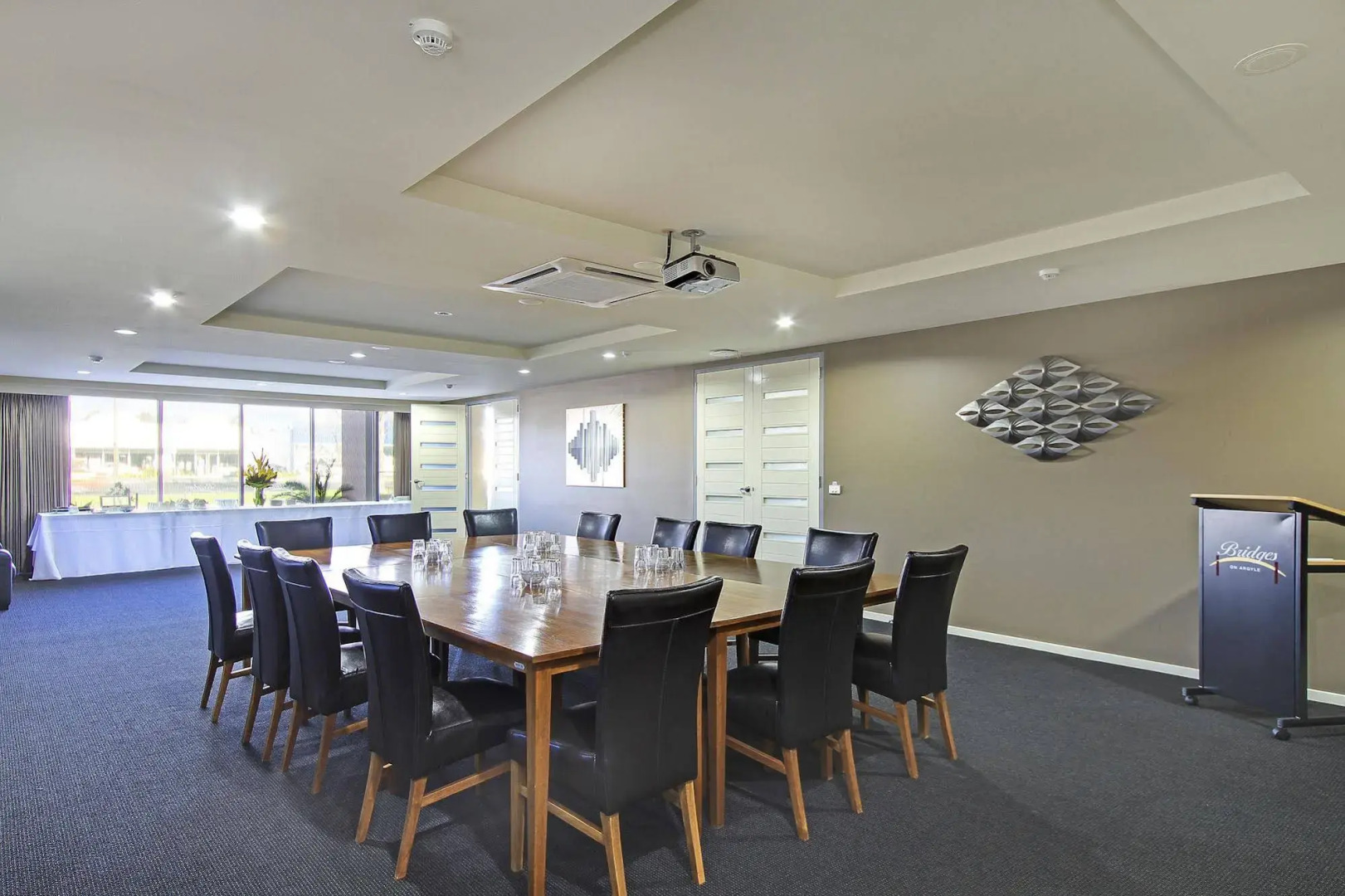 Bridges on Argyle Motel & Apartments