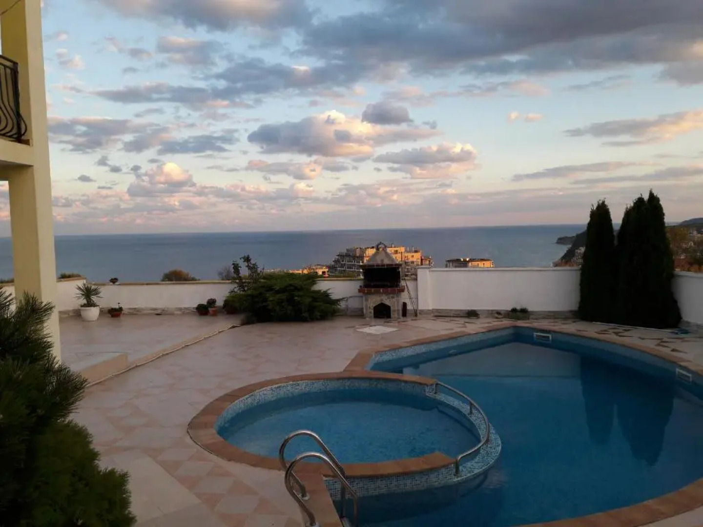 Villa Byala Grape House