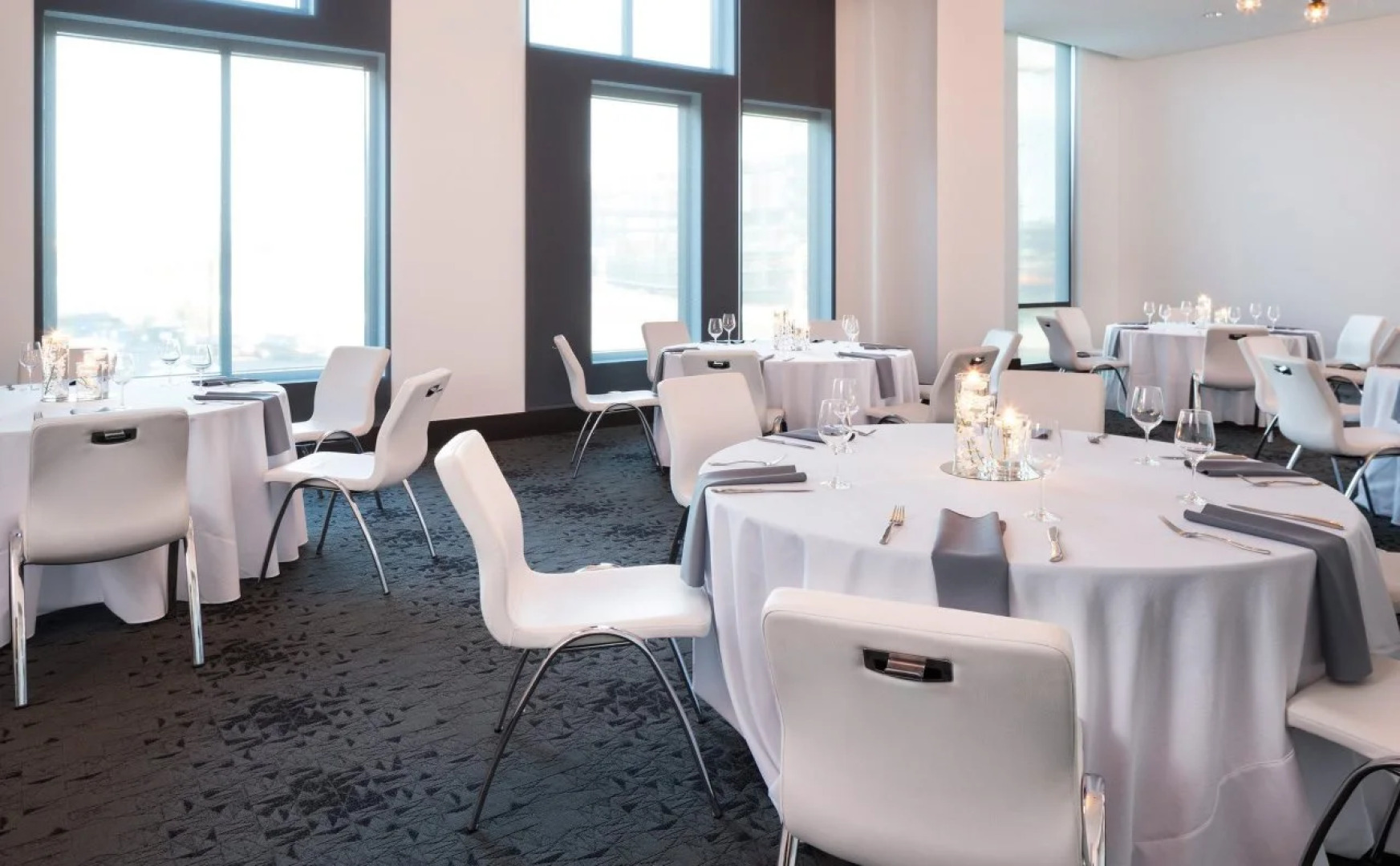 Le Méridien Columbus, The Joseph