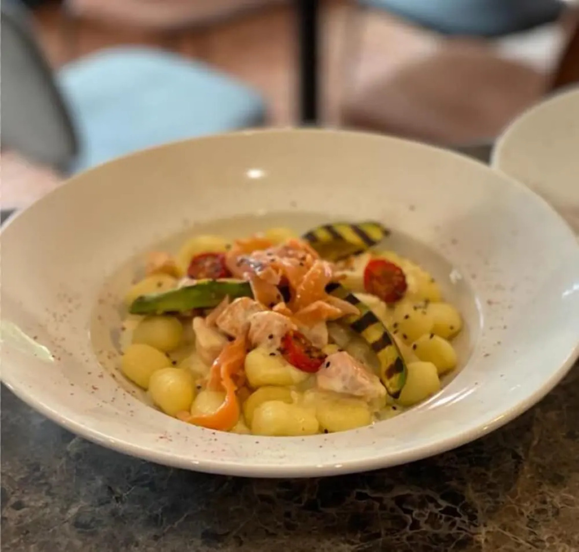 AVOCADO Hôtel Restaurant Bar