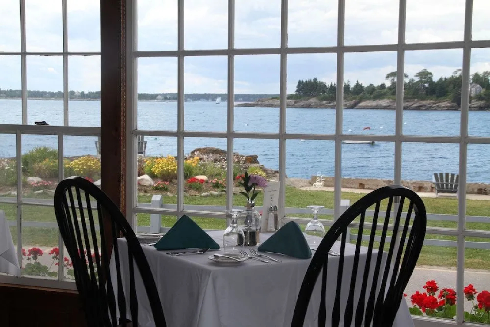 Bluebird Ocean Point Inn
