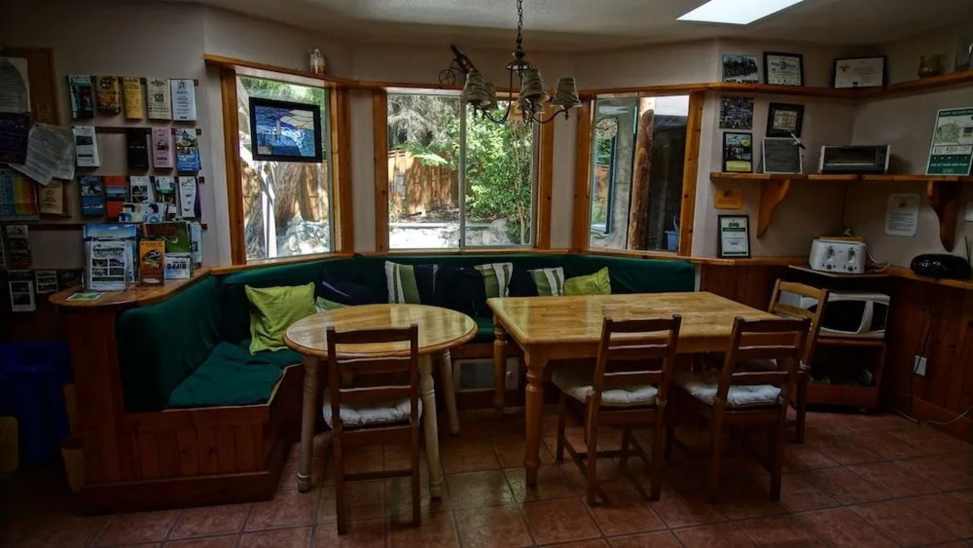 Up The Creek Backpacker's Lodge