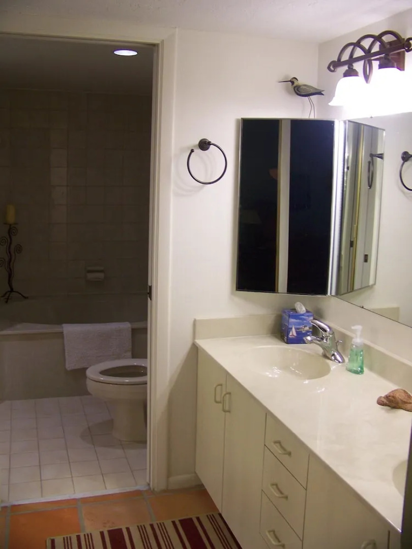 Crescent Beach Club 14C Apartment