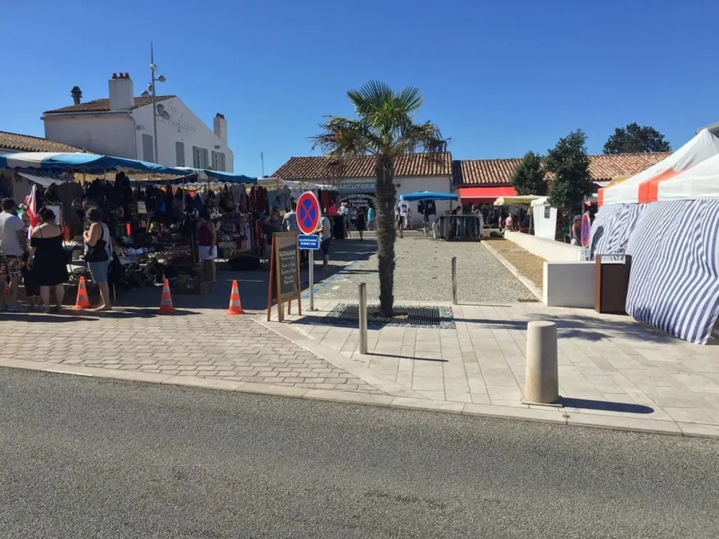 House With 2 Bedrooms in Rivedoux-plage, With Pool Access, Enclosed Ga