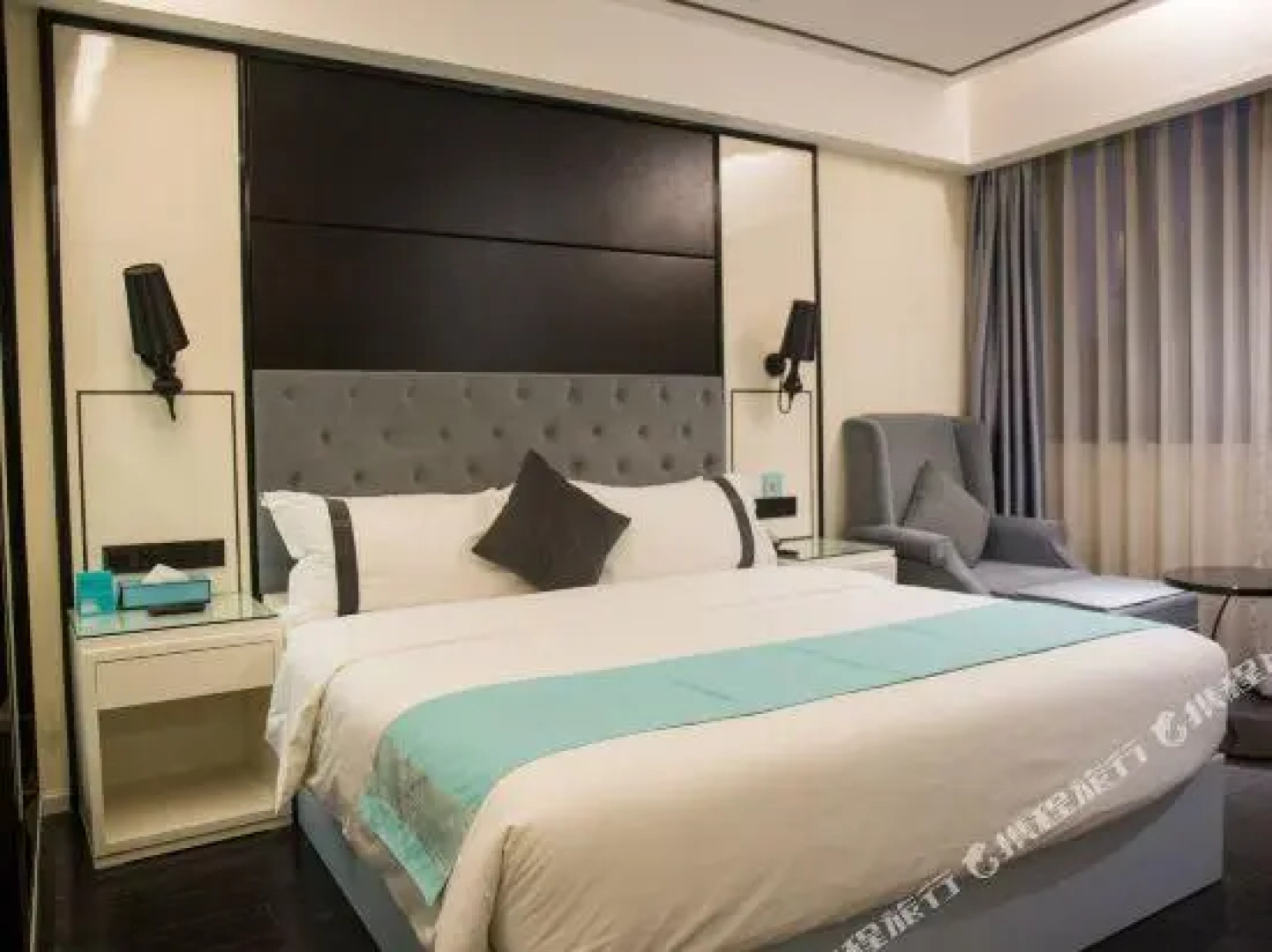 Xana Hotelle Neijiang City Center Branch