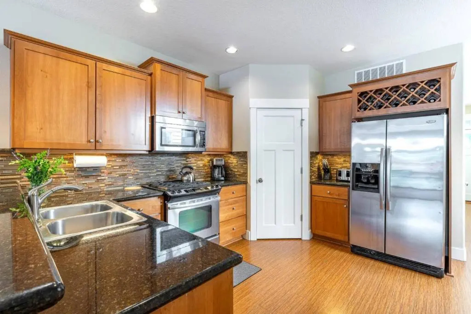 Modern home, Four bedrooms, King Beds