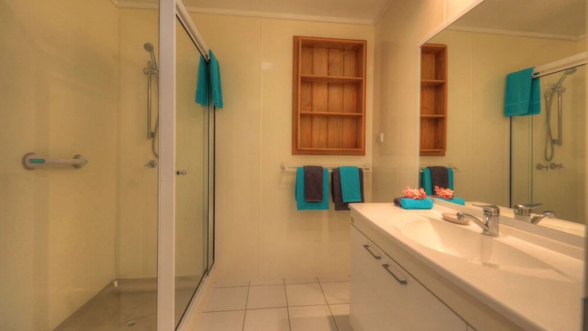 Kentia Holiday Apartments