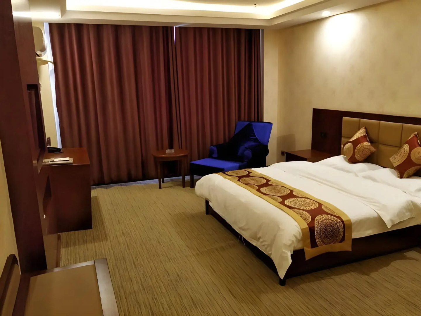 GreenTree Alliance Tacheng Wenqin Road Left Bank Of Sunshine Hotel