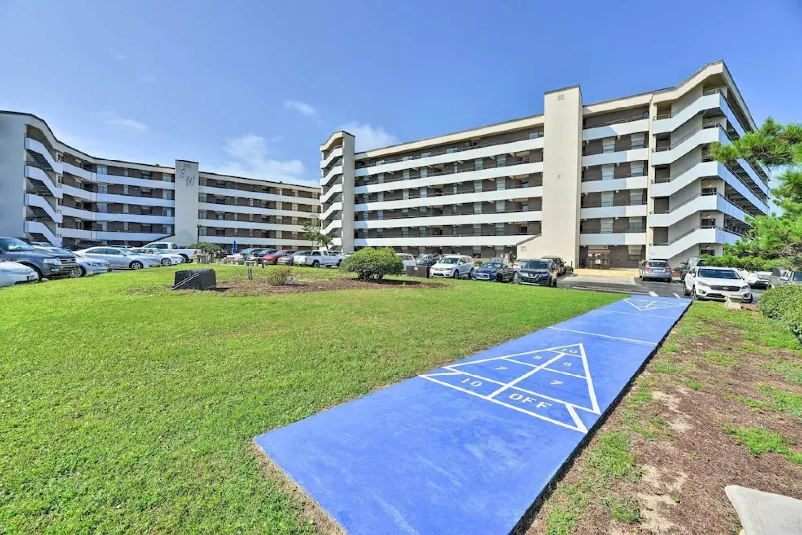 Summer Winds Resort Condo w/ Ocean Views!