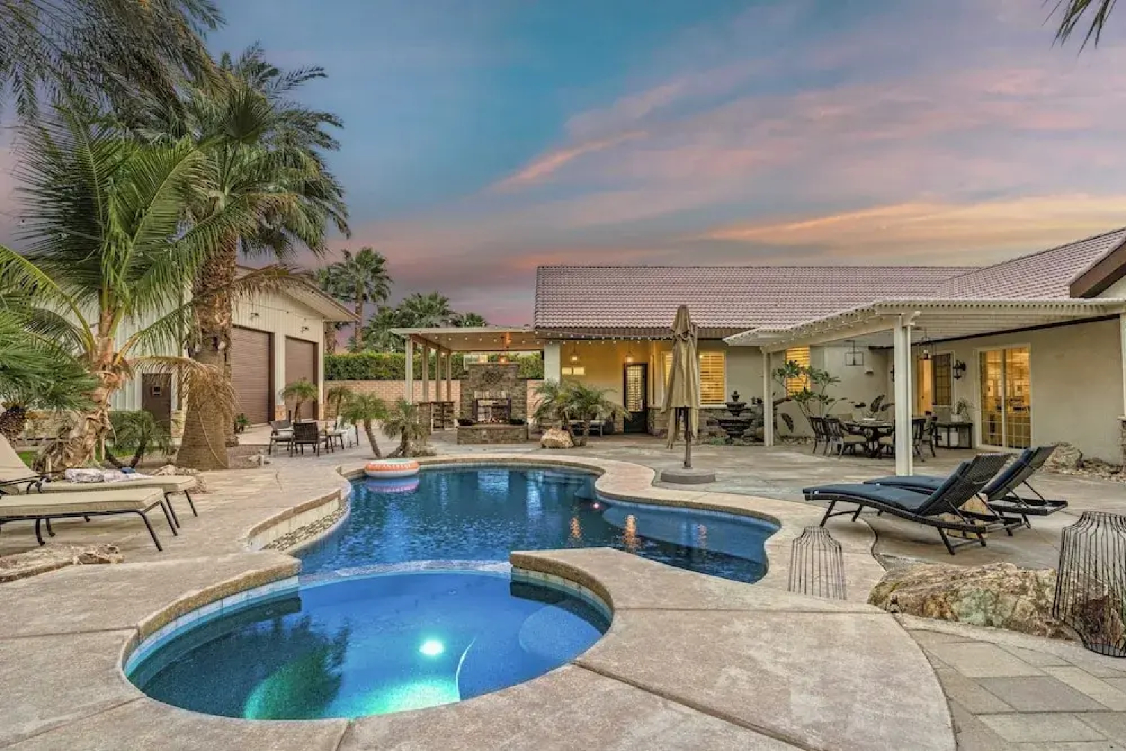41 Palms Estate by Avantstay Indoor Pickleball, Pool, Hot Tub, Outdoor Kitchen