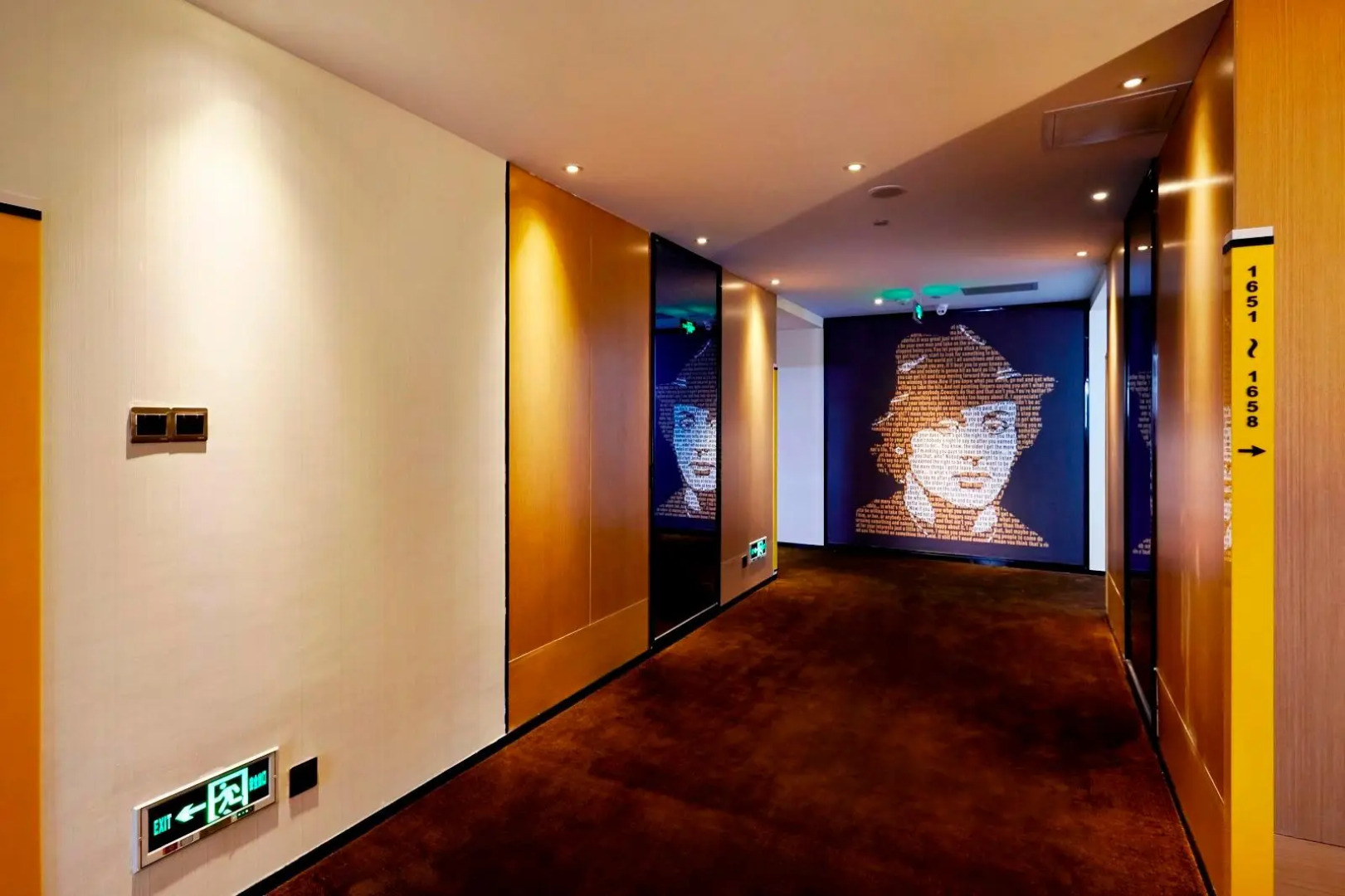 IU Hotels·Xiangyang Laohekou Dongqi Street