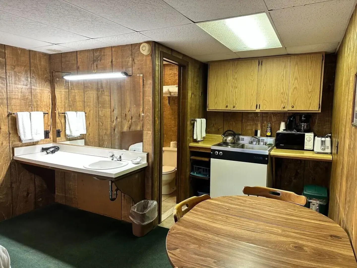 Maple Leaf Inn - Lake Placid