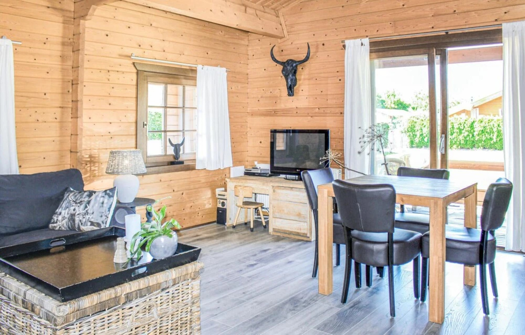 Amazing Home in Rheezerveen With 2 Bedrooms and Wifi