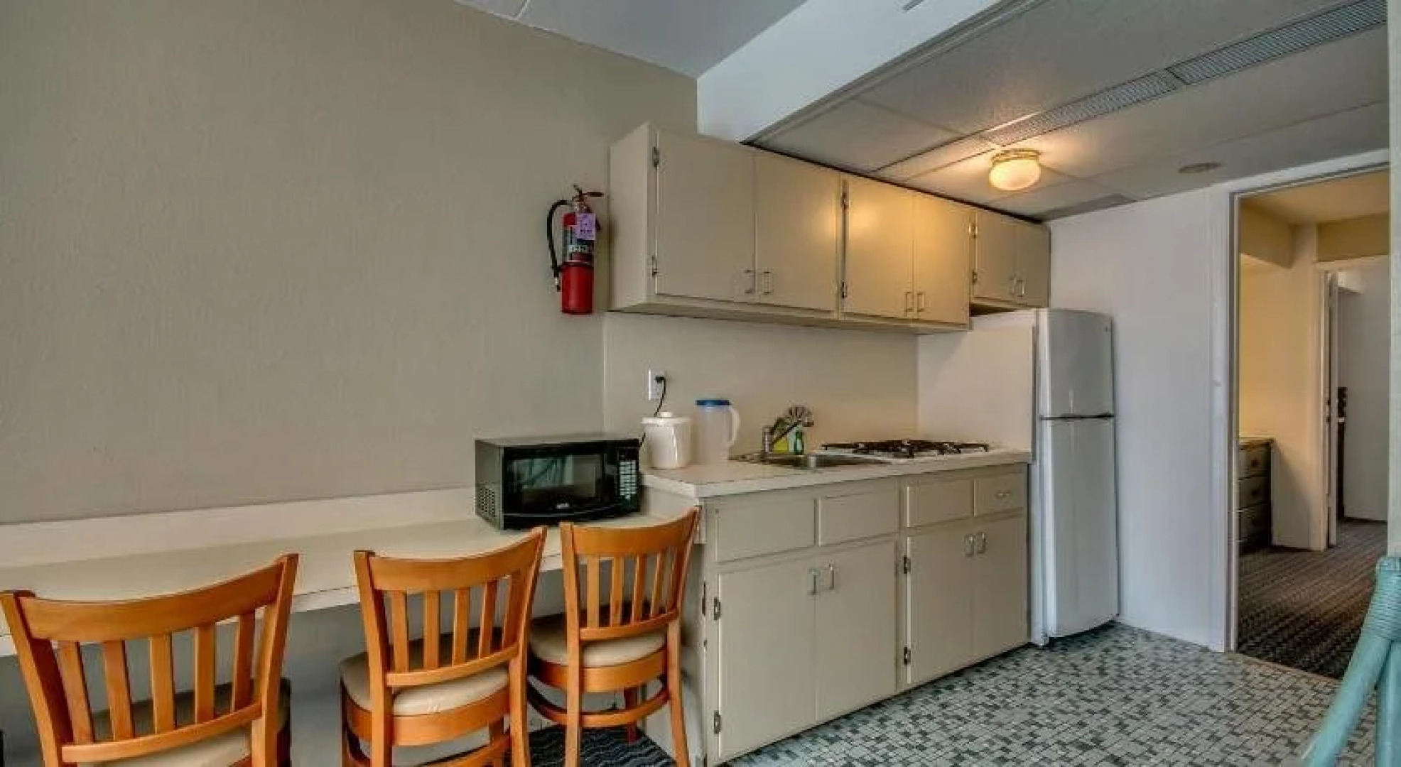 Admiral Resort Motel