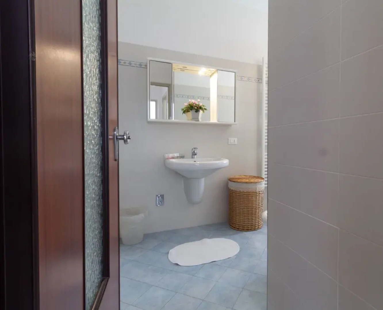 Mamma Ciccia Holiday Home - Lake Front Apartment