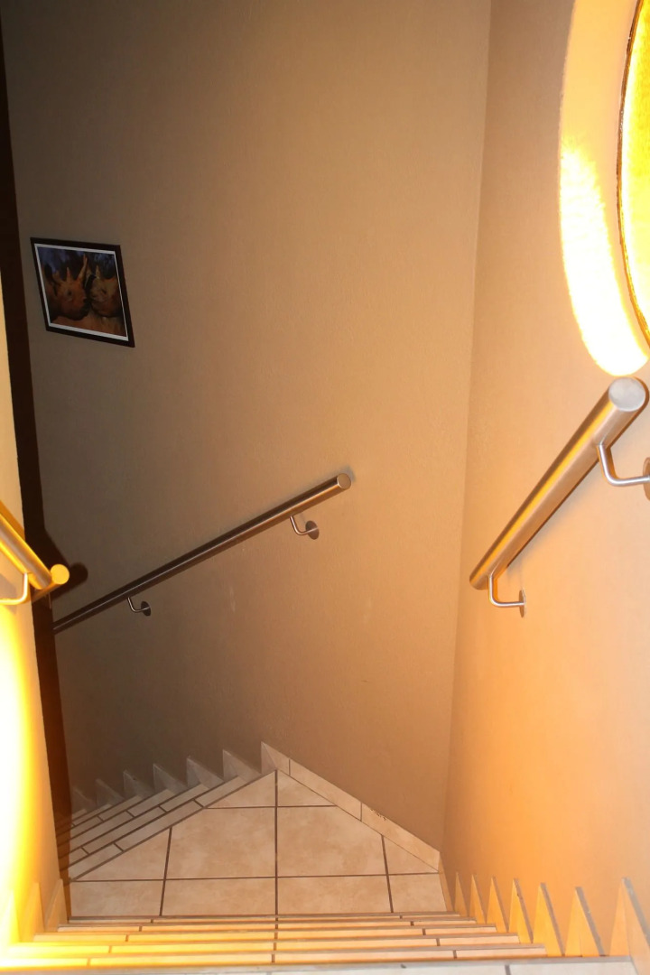 Sleep-Time Guest Lodge