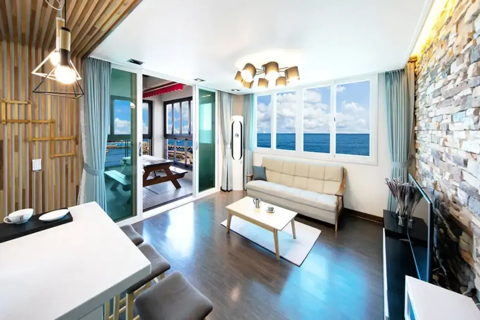 Pohang Couple Stone Pension