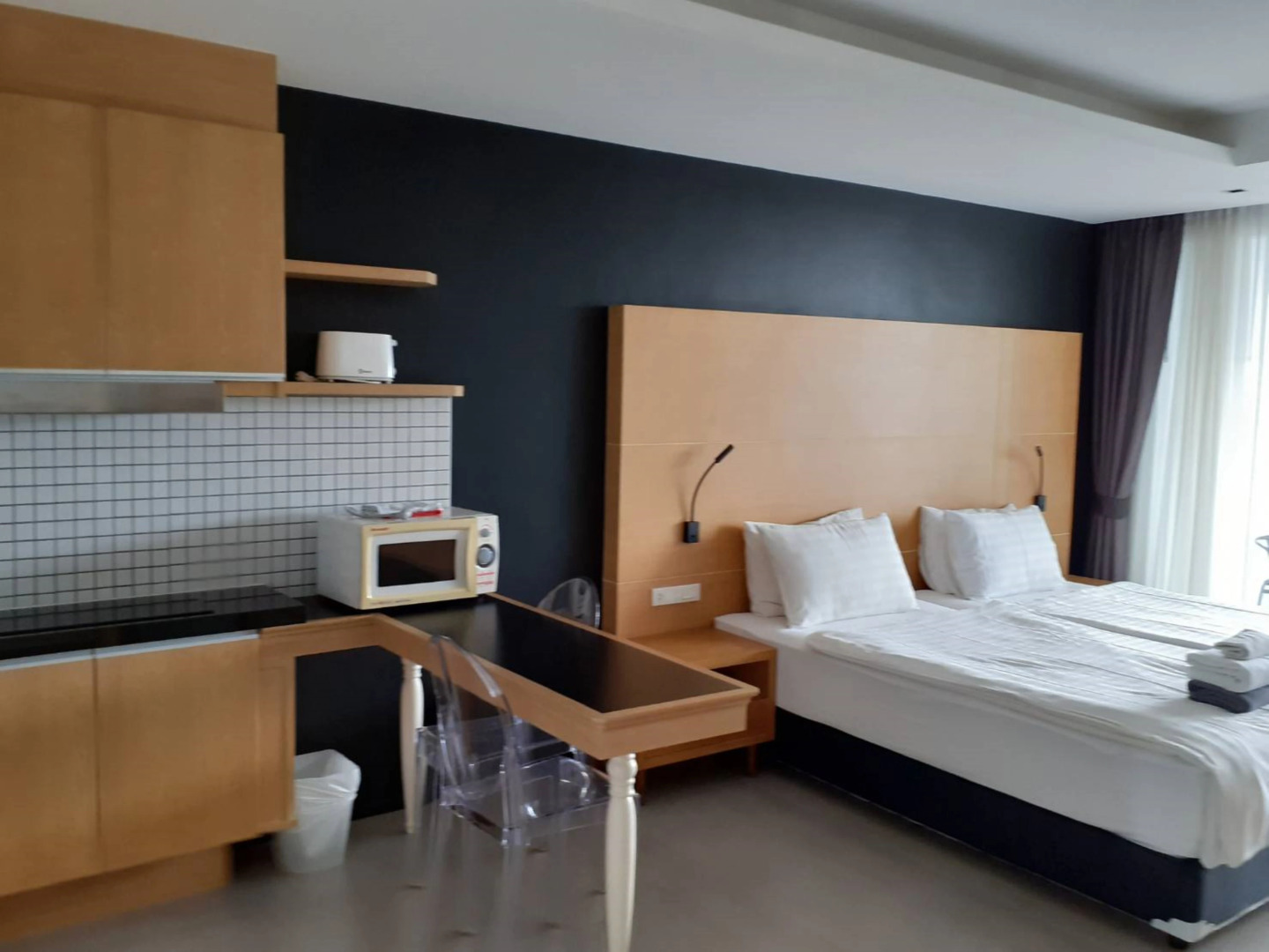 Vivace Hotel (SHA Certified)