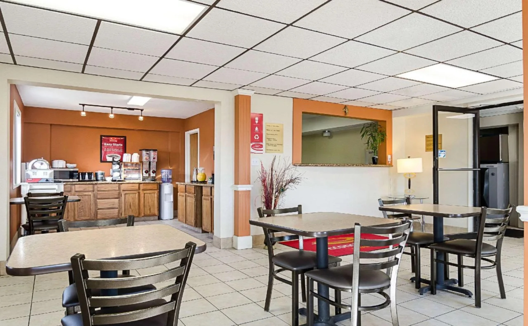 Econo Lodge Hays I-70