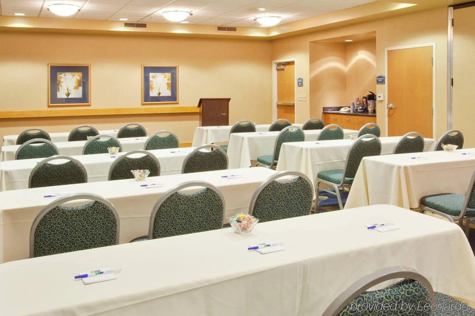 Holiday Inn Express Hotel Sacramento Airport Natomas by IHG