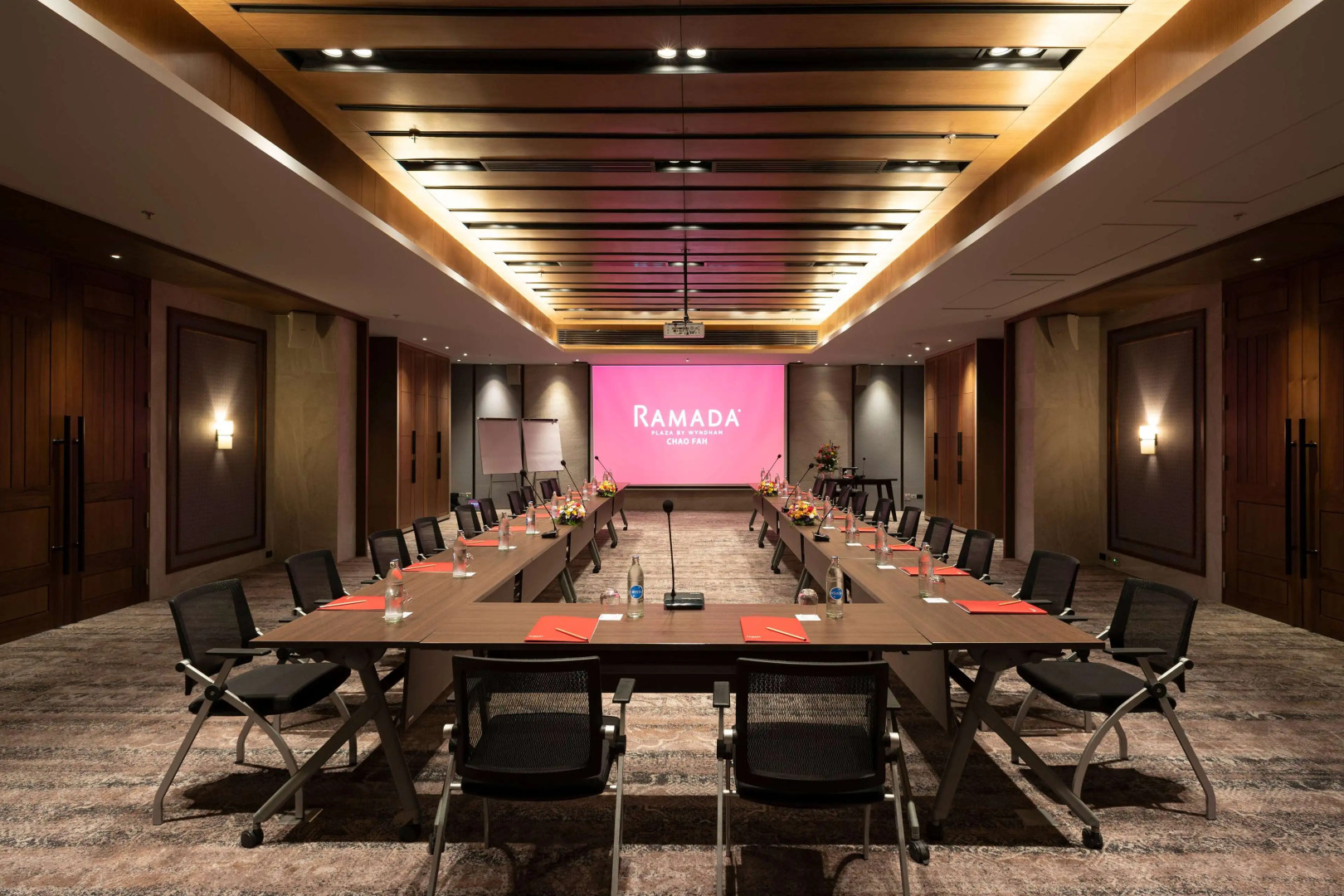 Ramada Plaza By Wyndham Chao Fah