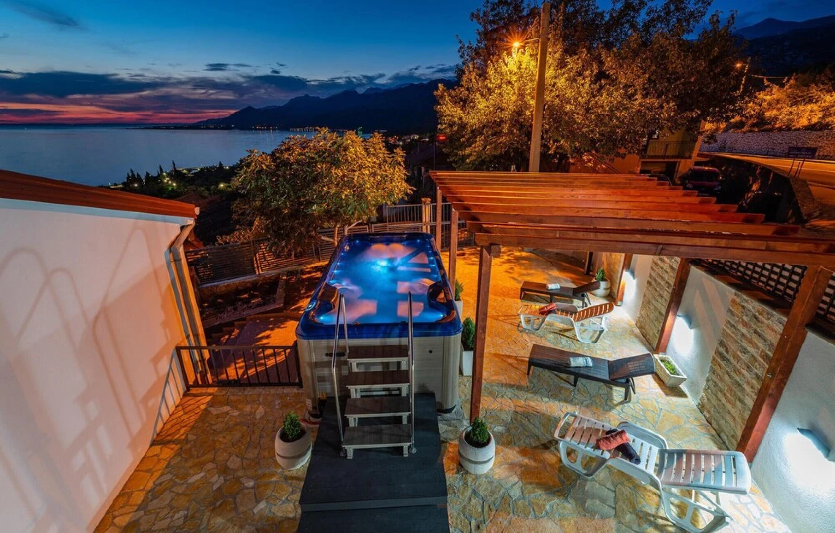 Amazing Home in Rovanjska With 4 Bedrooms, Jacuzzi and Wifi