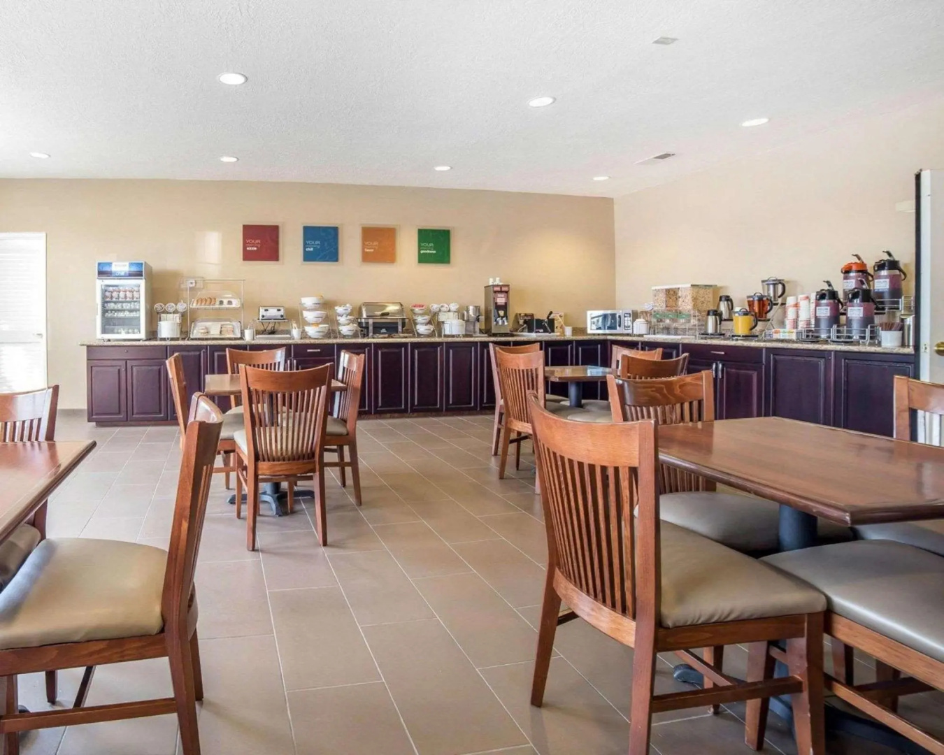 Country Inn & Suites