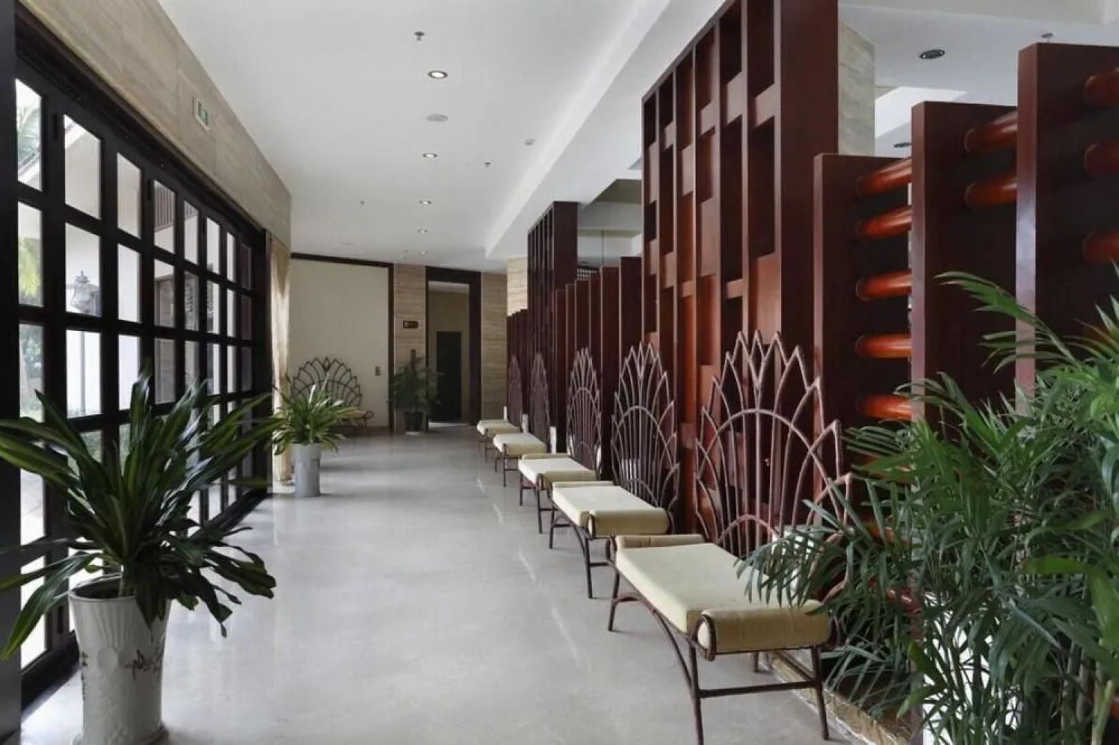 Coconut Grove Herton Sea View Hotel