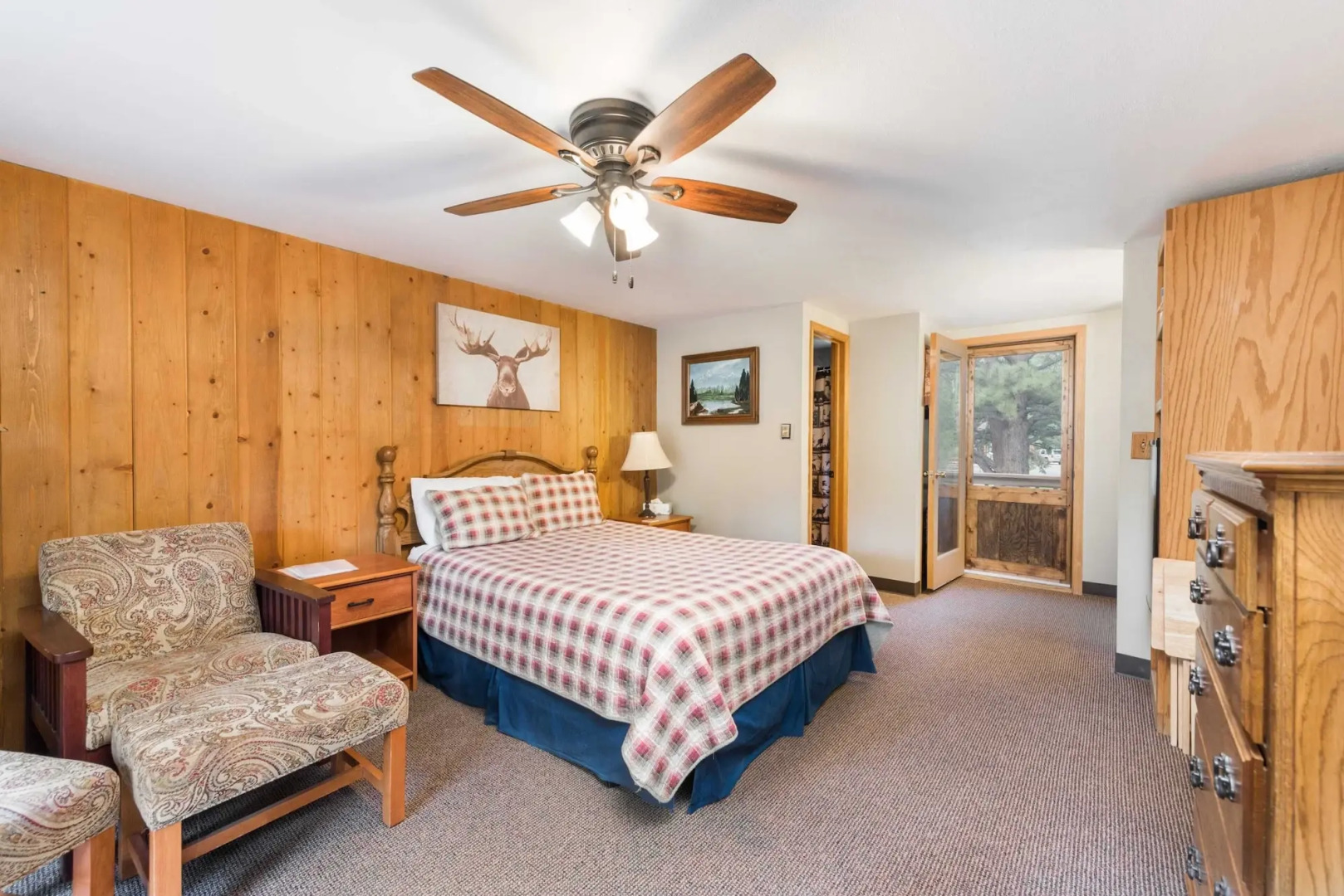 4 Seasons Inn on Fall River