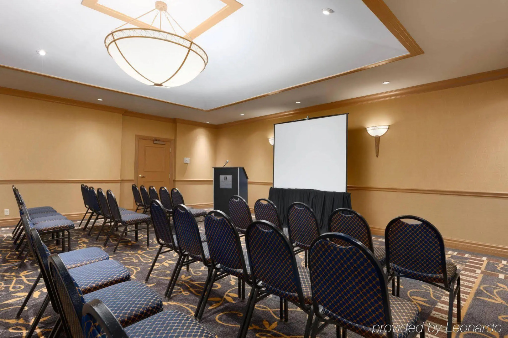 Embassy Suites by Hilton Pittsburgh International Airport 