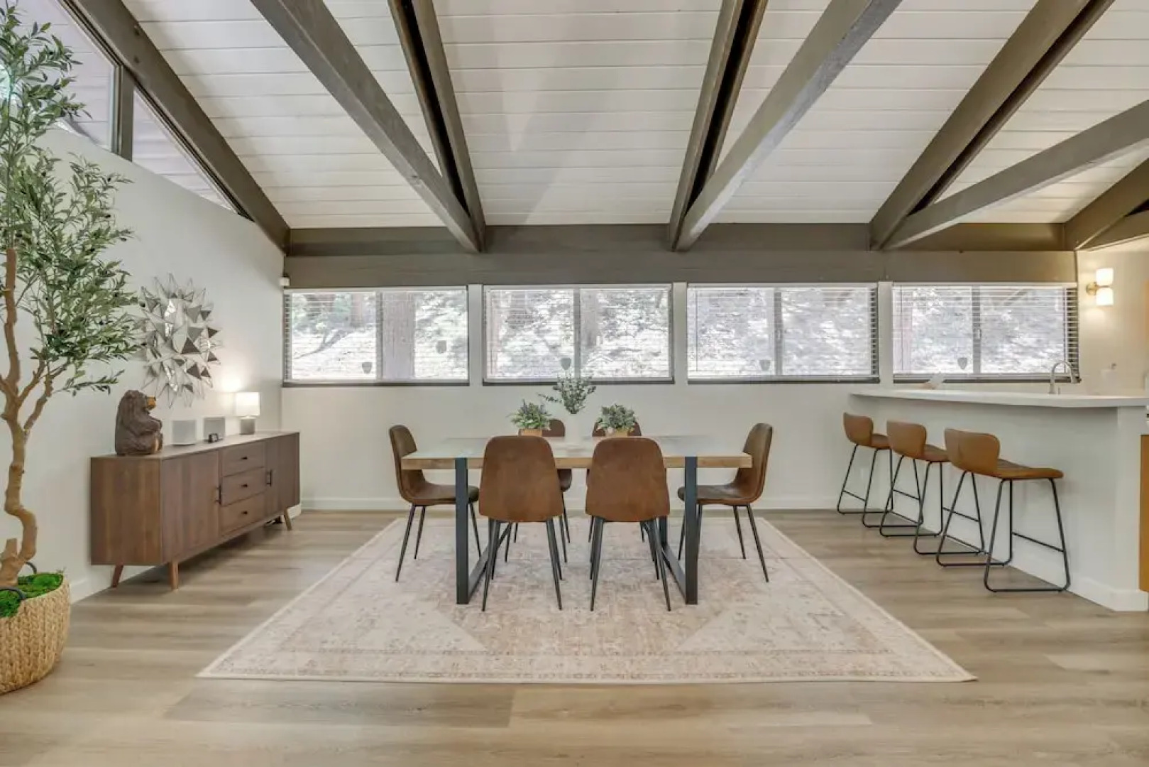 3 Mi to Lake Arrowhead: Cabin w/ Furnished Deck!