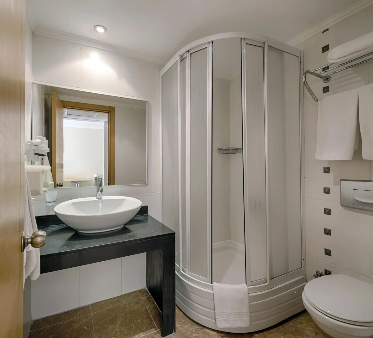 Akalia Suite Hotel & Spa