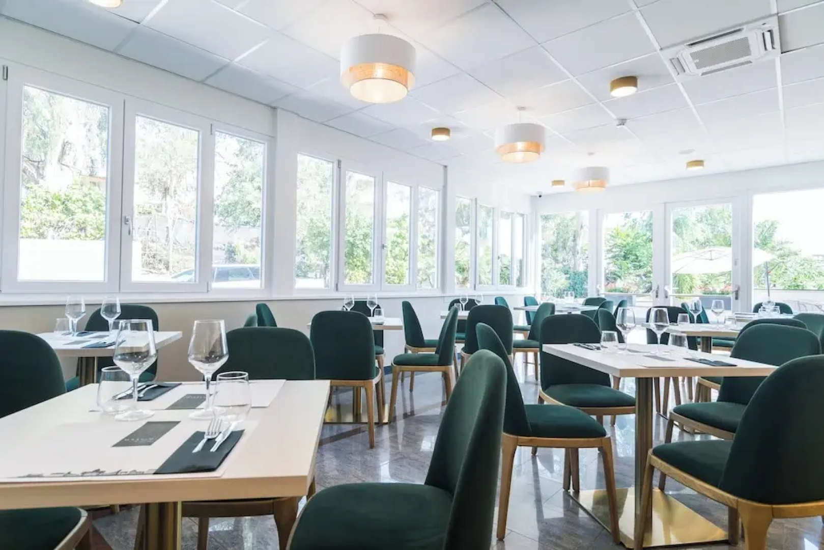 Massimi City Garden Hotel