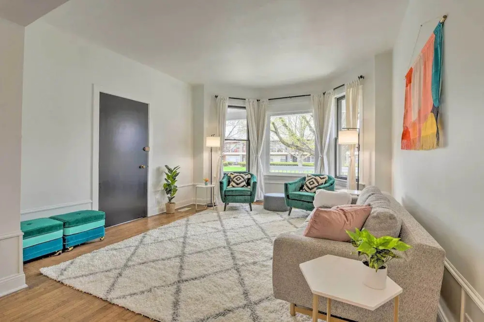 Spacious Oak Park Home, 11 Mi to Downtown Chicago!