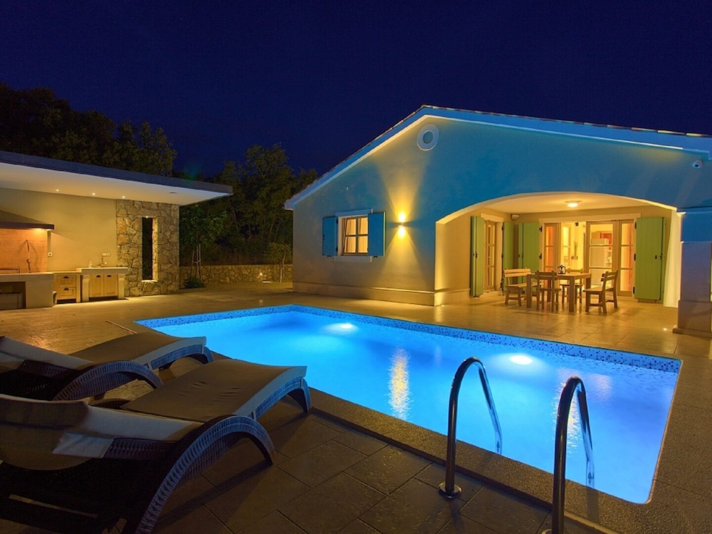 Alluring Villa in Kras With a Swimming Pool