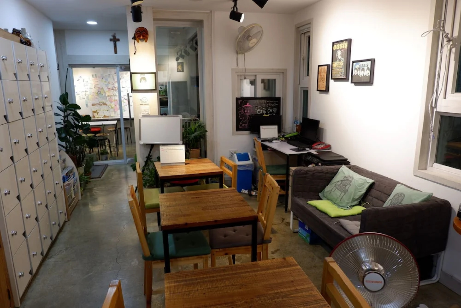 Haru The Guesthouse Hostel