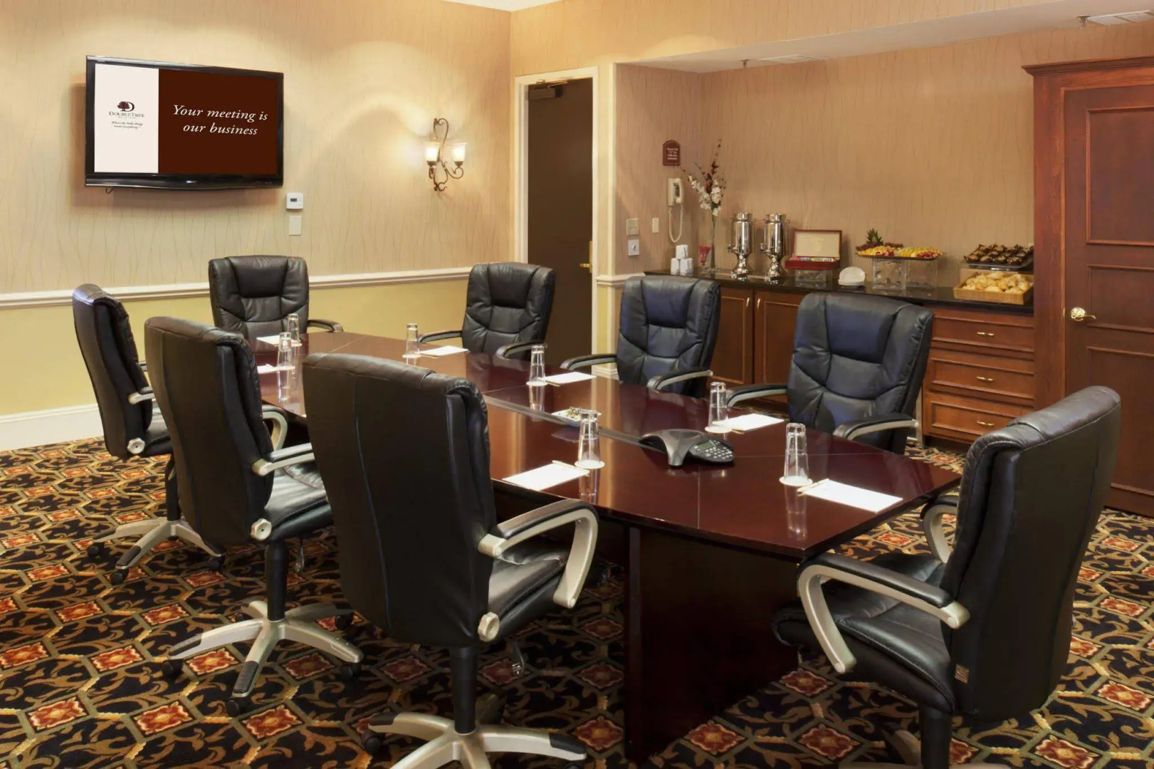 DoubleTree by Hilton Hotel Charlottesville