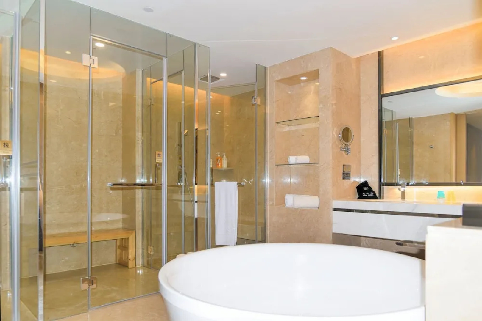 Kande Grand Land Hotel