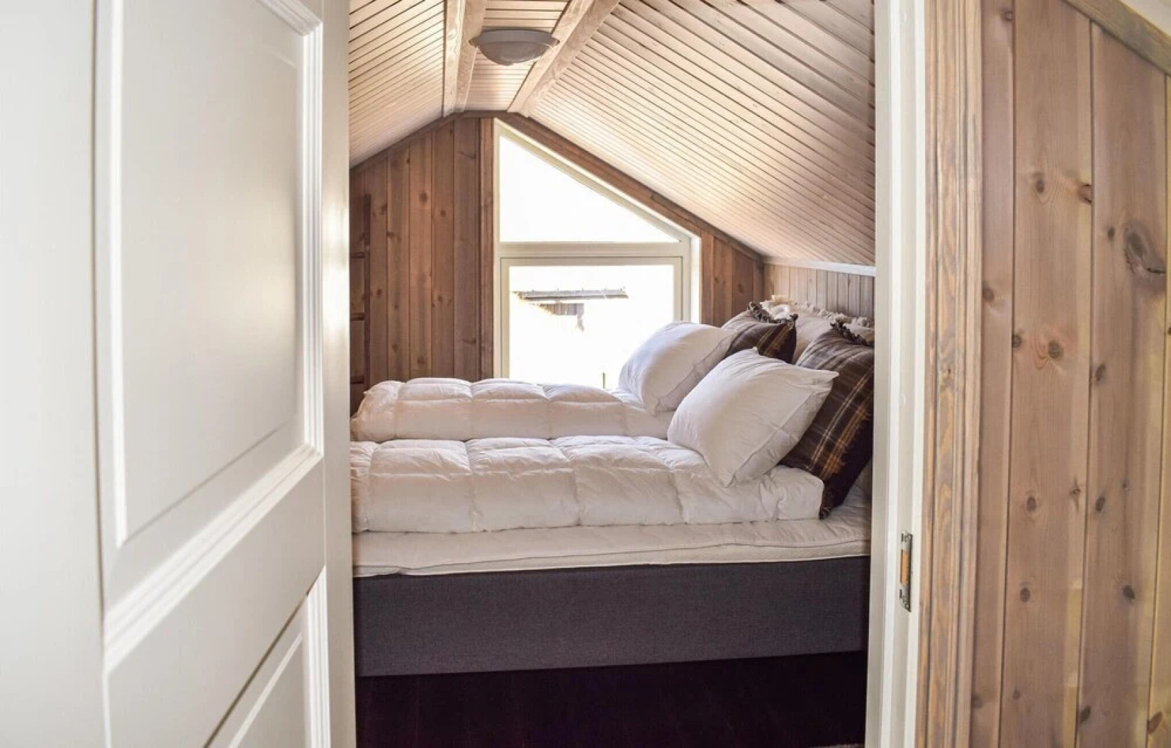 Stunning Home in Rauland With Wifi and 5 Bedrooms