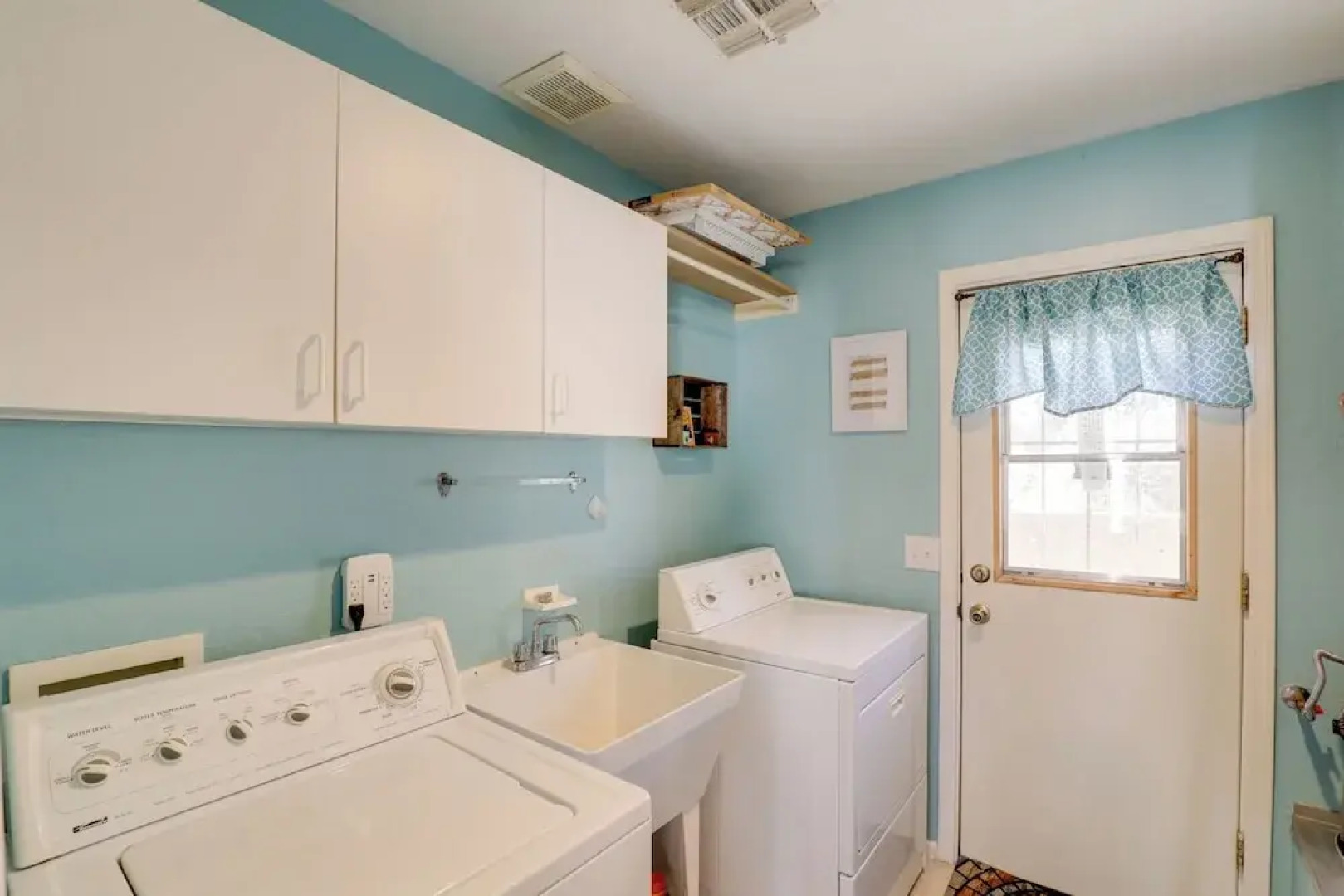 Desert Gem w/ Patio + Grill, Near Oracle St. Park!