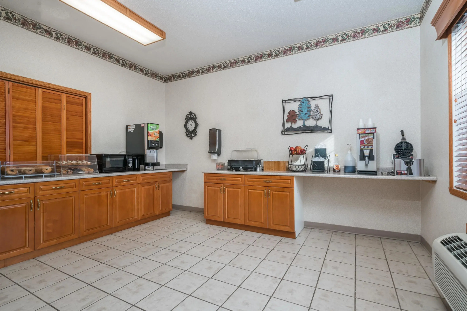 Travelodge and Suites Fargo/Moorhead